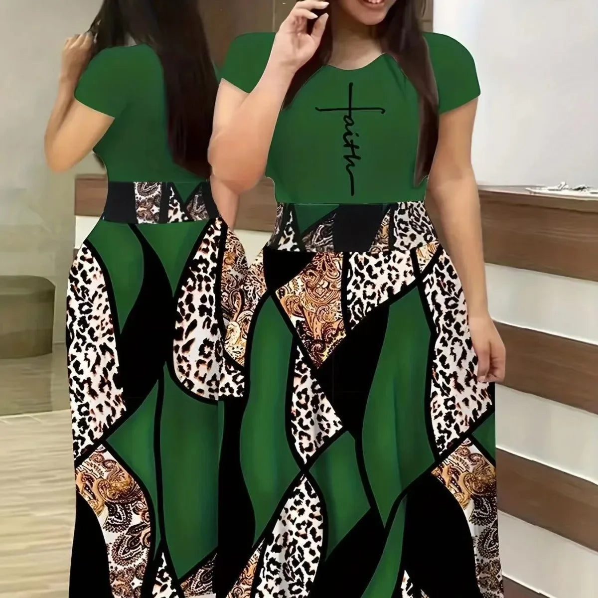 Vestido longo reto com estampa gon